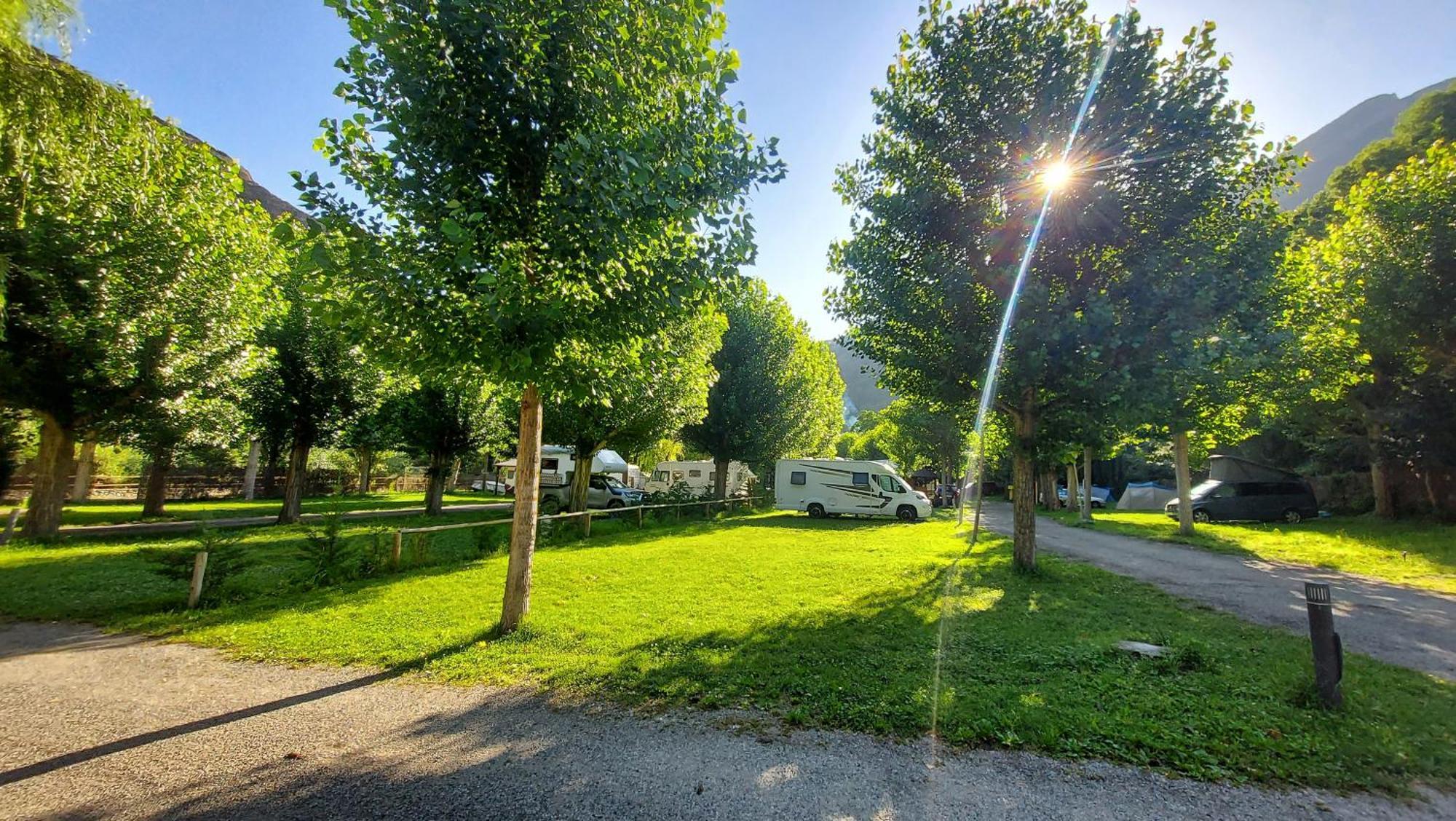 Camping Llavorsí Екстериор снимка